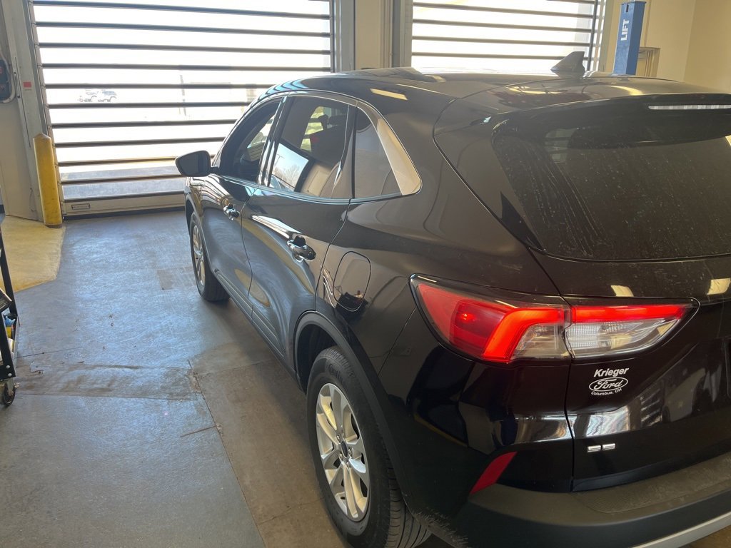 Used 2021 Ford Escape SE w/ Convenience Package image 3