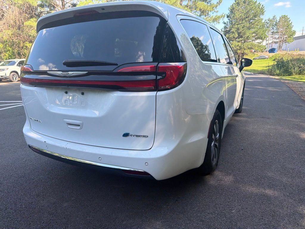 Used 2023 Chrysler Pacifica Touring-L FWD image 6