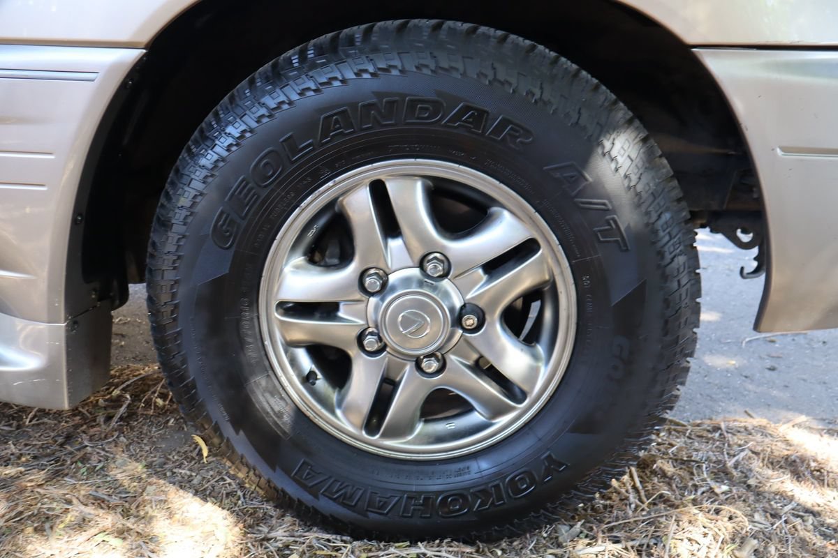 Used 2001 Lexus LX 470 4WD image 43