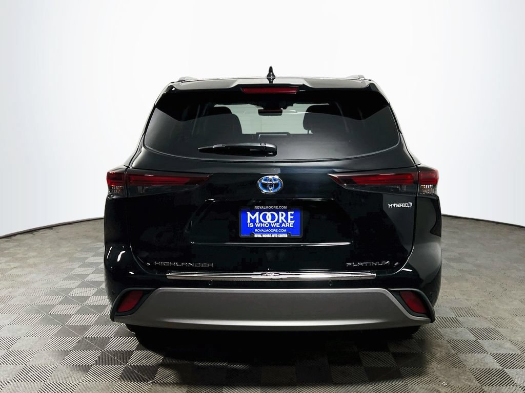 Certified 2024 Toyota Highlander Platinum AWD/4WD image 6