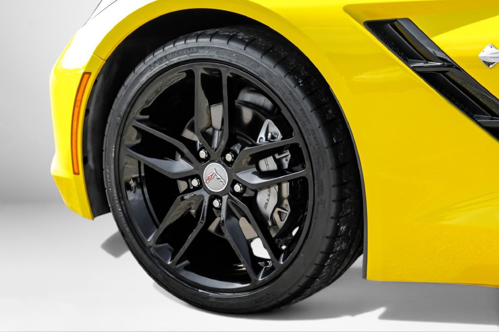 Used 2019 Chevrolet Corvette Stingray Coupe w/ 1LT RWD image 40