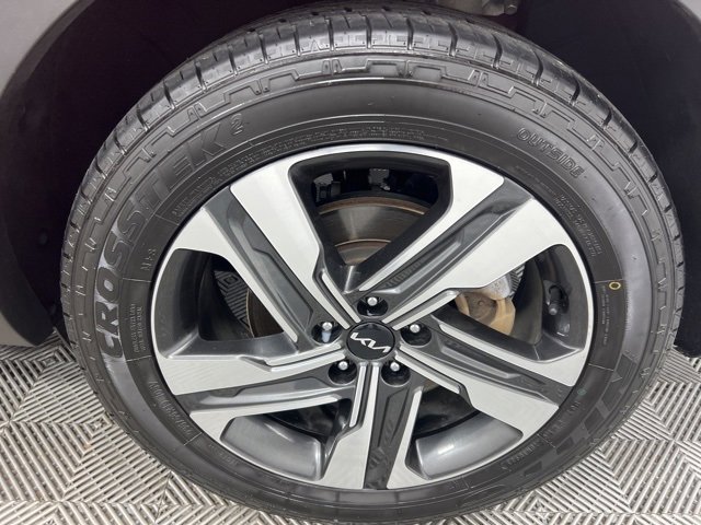 Used 2023 Kia Sorento EX image 11