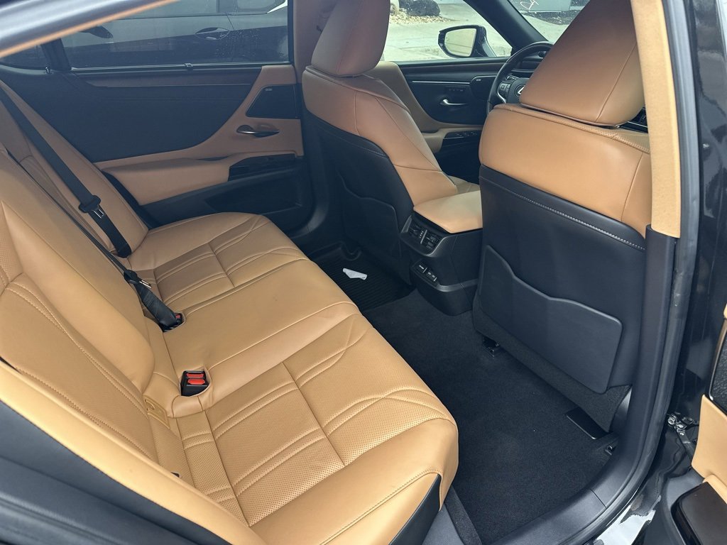 Used 2024 Lexus ES 350 Ultra Luxury image 6