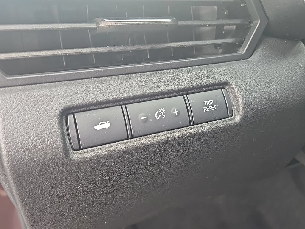 Used 2024 Nissan Altima 2.5 SV FWD image 13