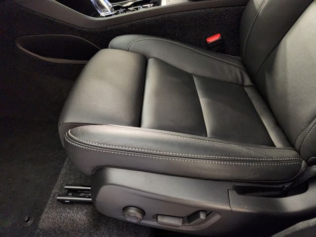 Certified 2026 Volvo XC40 B5 Plus AWD/4WD image 25