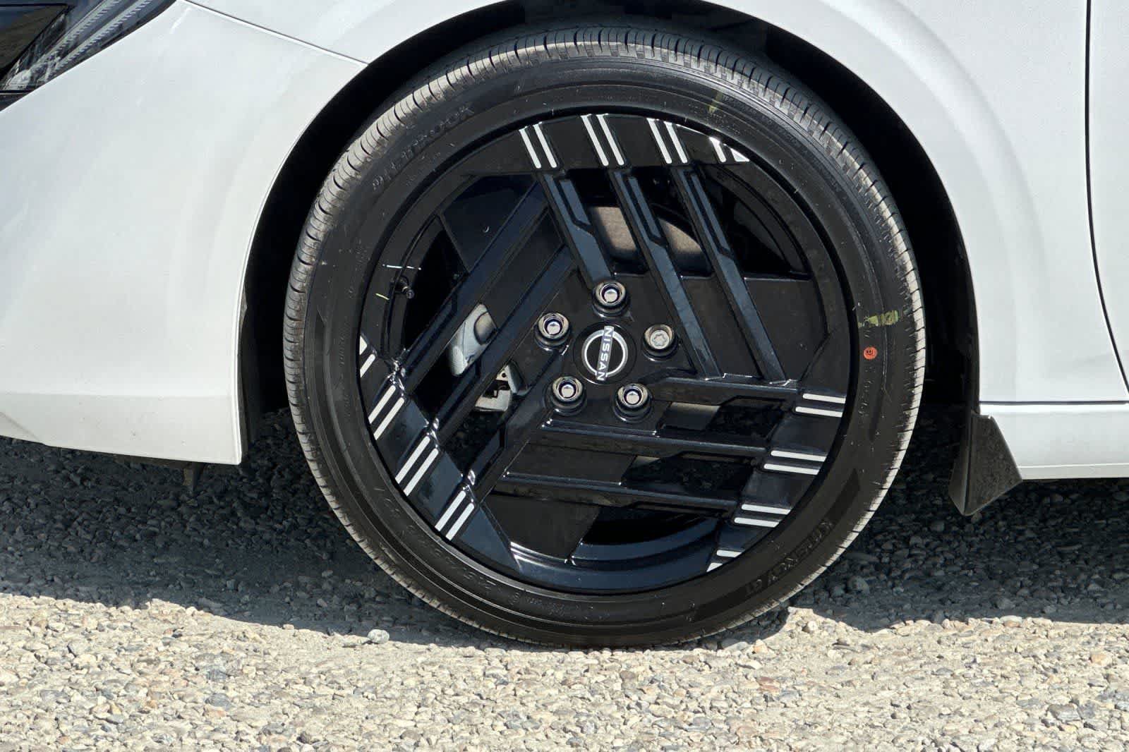 New 2027 Nissan Sentra SR FWD image 31