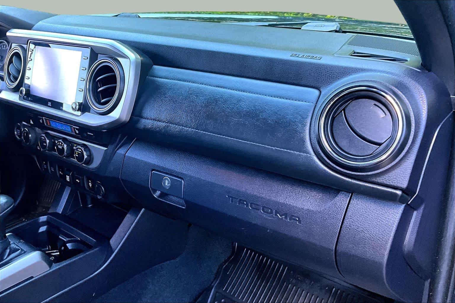 Used 2021 Toyota Tacoma Limited AWD/4WD image 18
