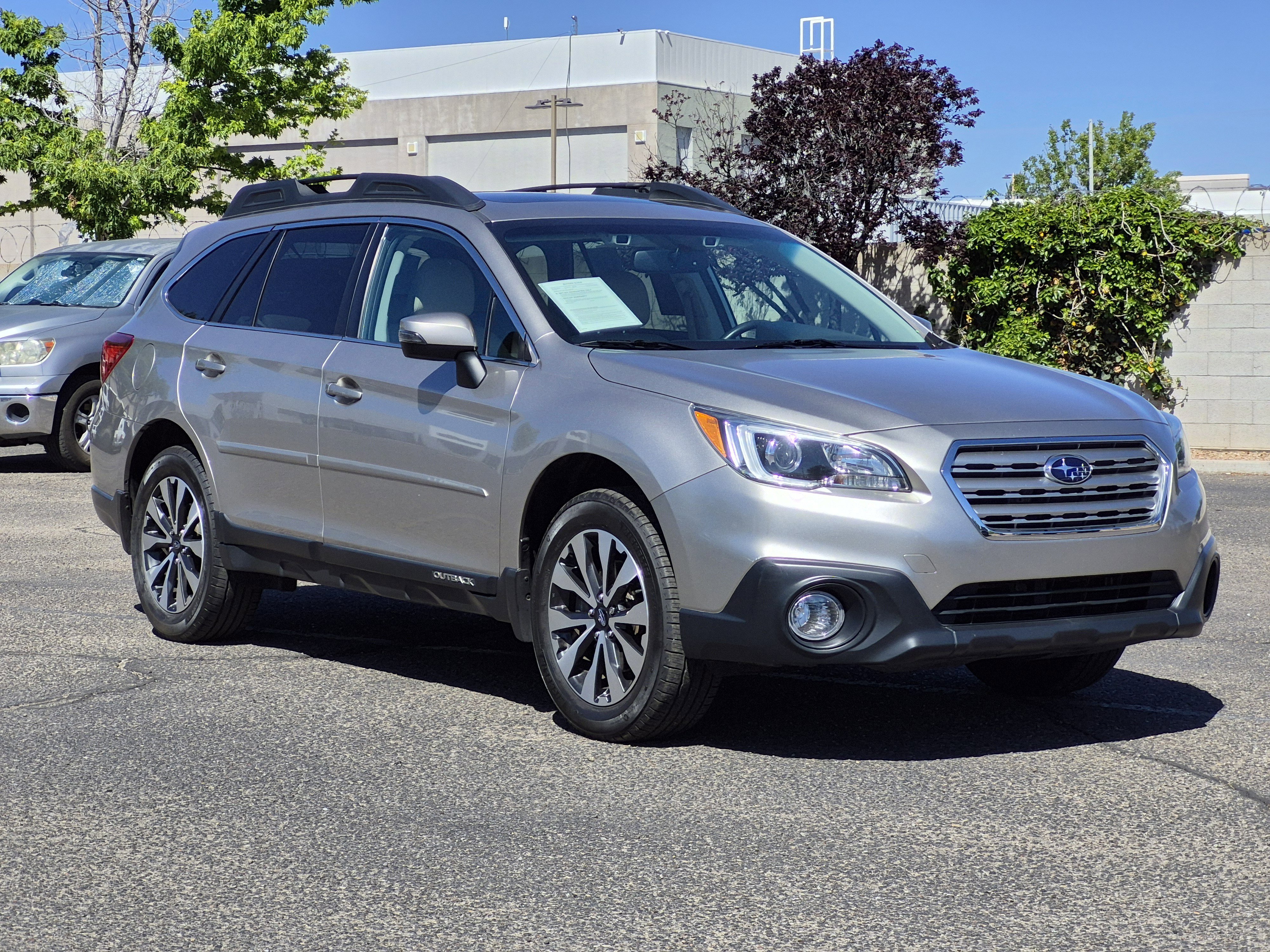 Used 2016 Subaru Outback 2.5i Limited AWD/4WD image 3