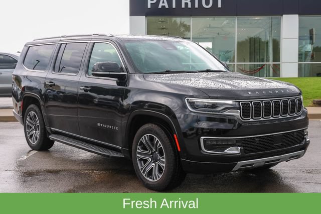 Used 2024 Jeep Wagoneer L Series II w/ Flexible Seating Group AWD/4WD image 1