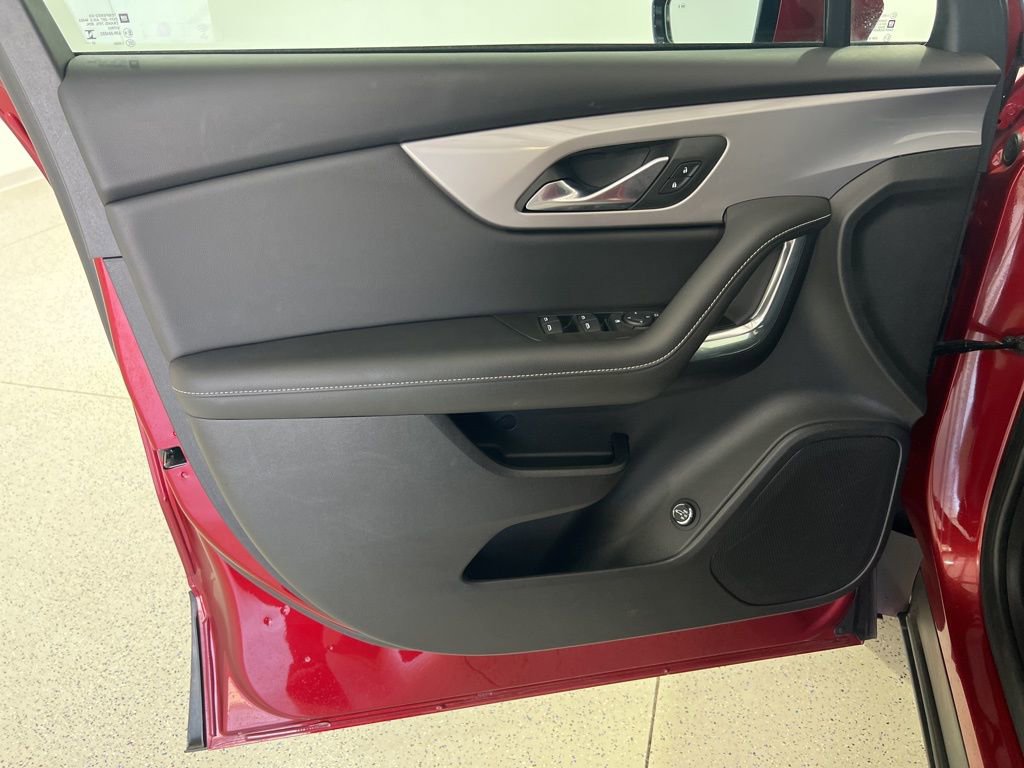 Used 2024 Chevrolet Blazer LT w/ Convenience Package FWD image 19
