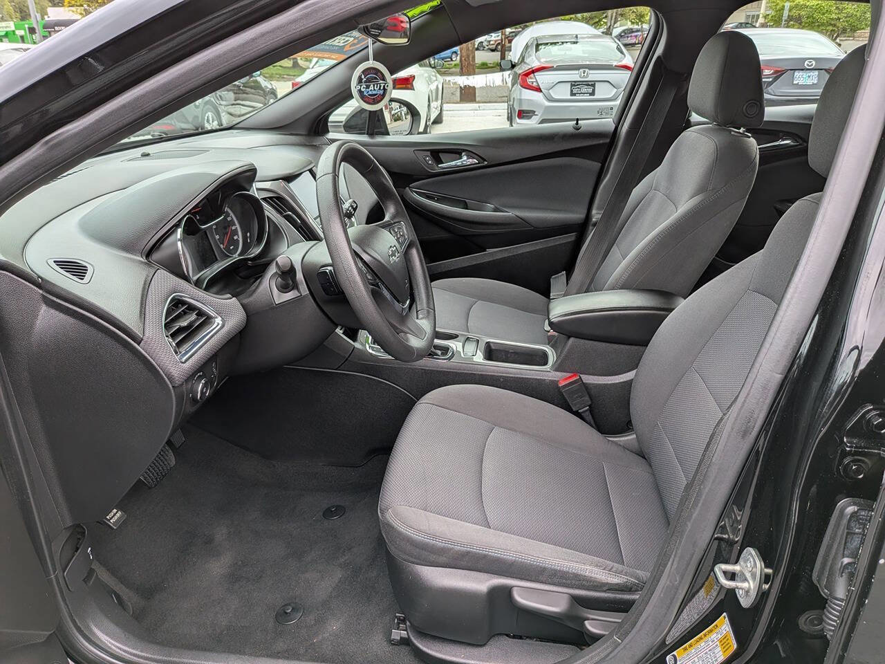 Used 2019 Chevrolet Cruze LT w/ RS Package FWD image 7