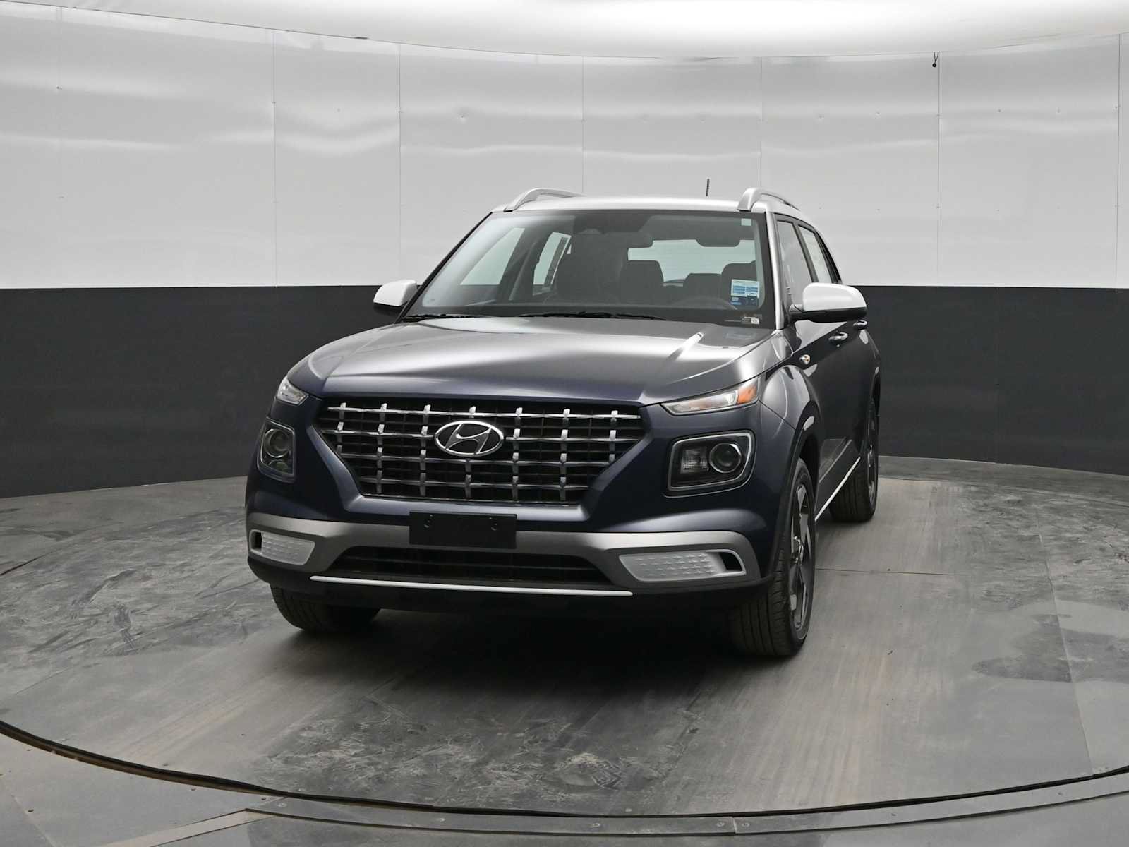 New 2026 Hyundai Venue SEL FWD image 3