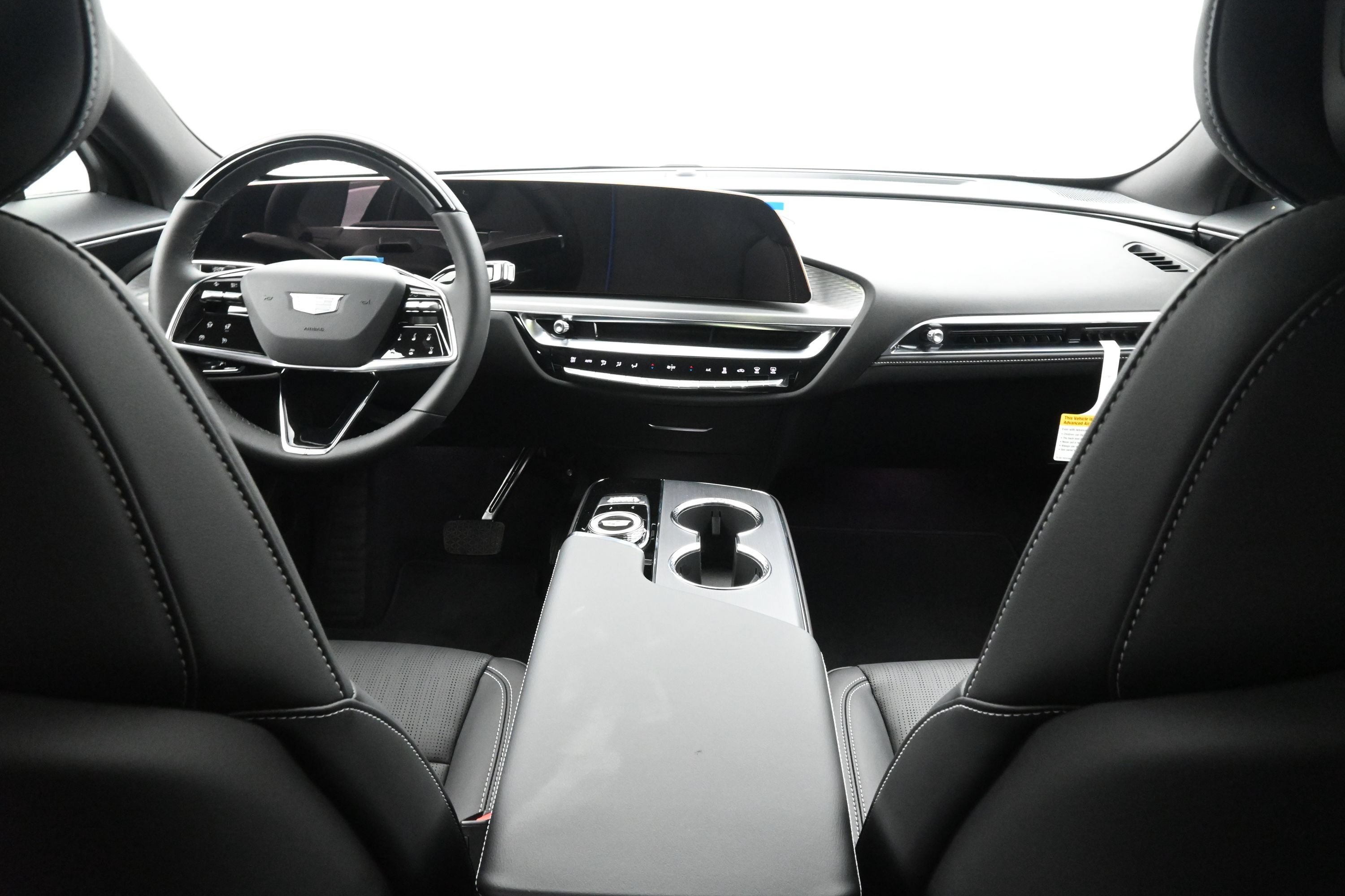 New 2026 Cadillac Lyriq Luxury w/ LPO, Floor Liner Package AWD/4WD image 9