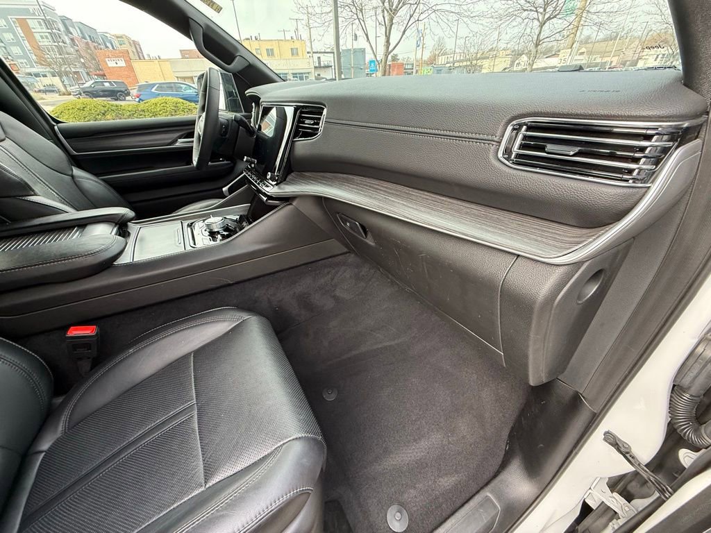 Used 2023 Jeep Wagoneer Series III w/ Preferred Equipment Group image 43