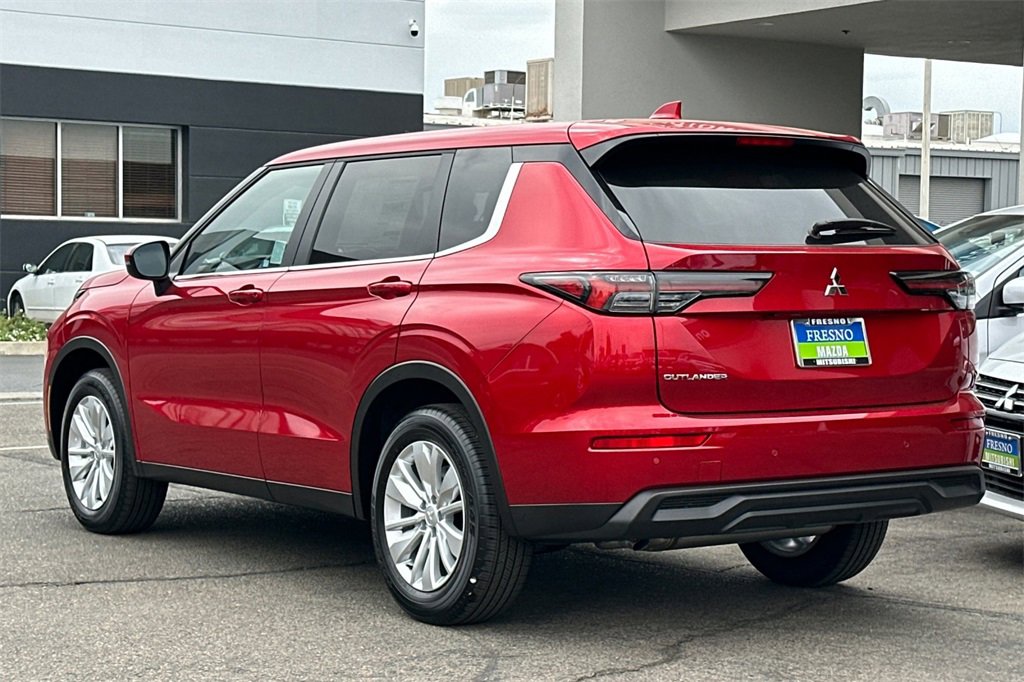 New 2025 Mitsubishi Outlander ES image 7
