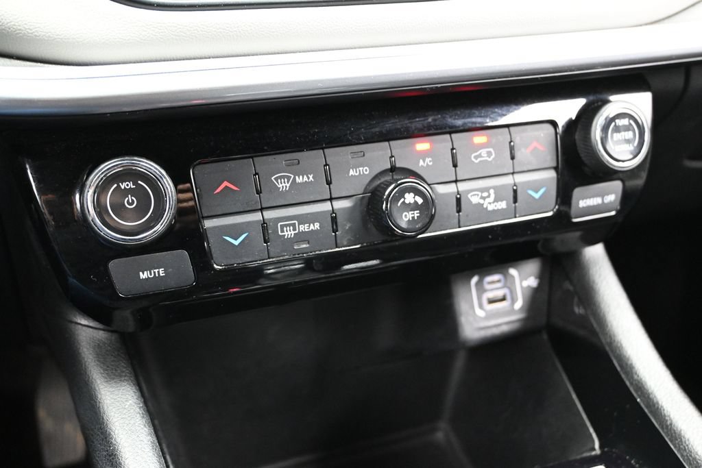 Used 2025 Jeep Compass Limited AWD/4WD image 42