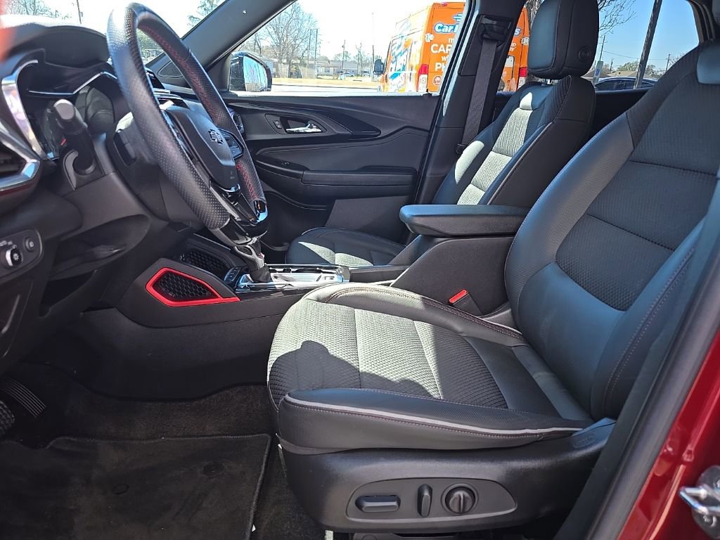Used 2023 Chevrolet TrailBlazer RS w/ Convenience Package image 12