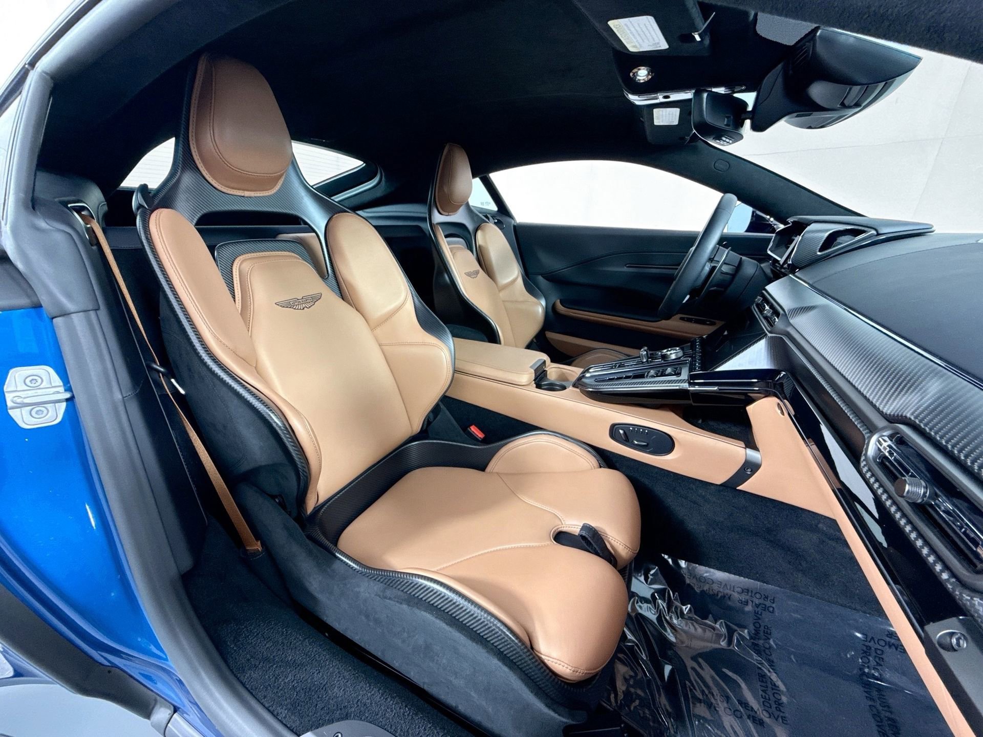 Used 2025 Aston Martin V8 Vantage Coupe image 21