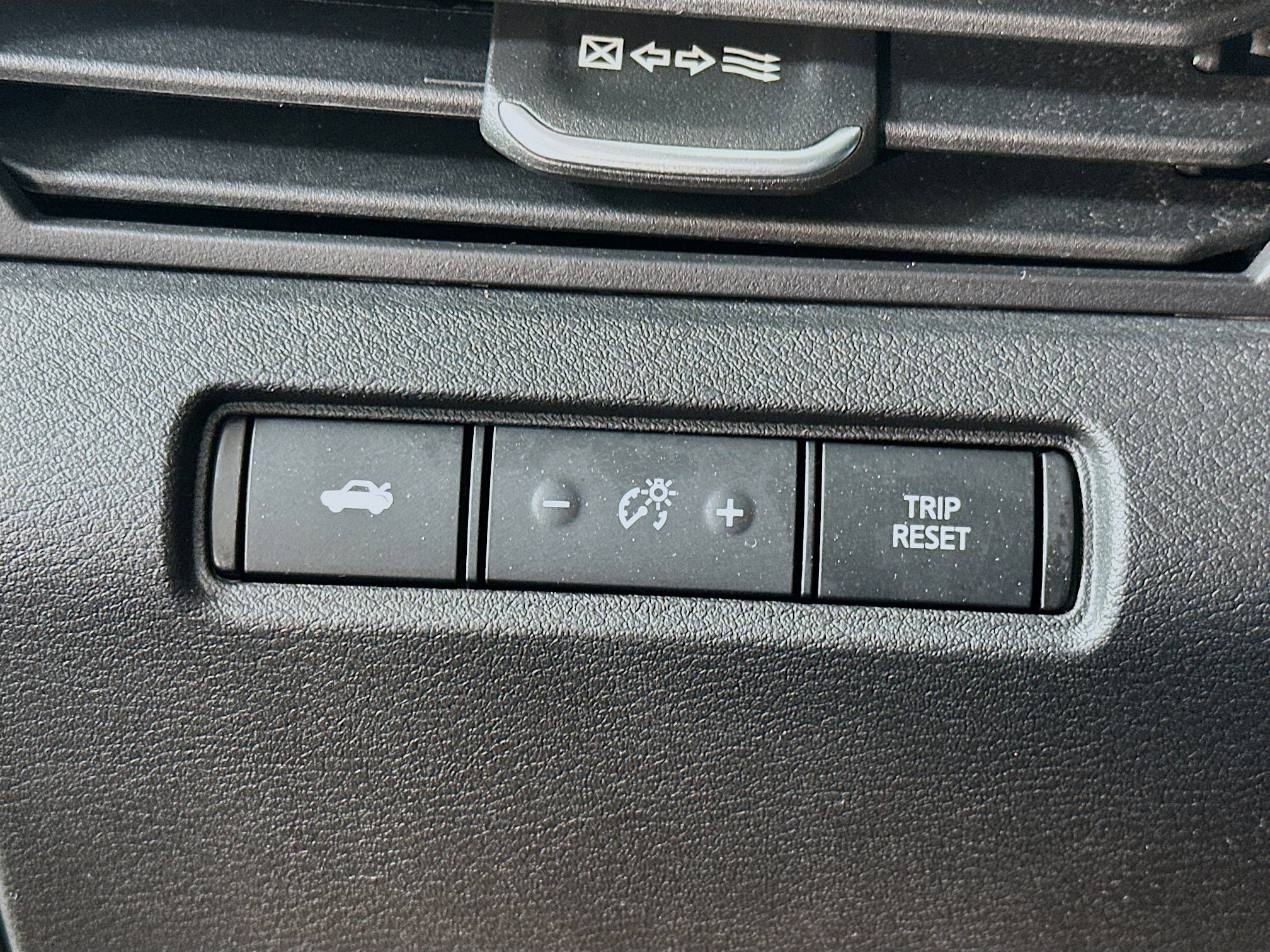 Used 2024 Nissan Altima 2.5 SV image 16