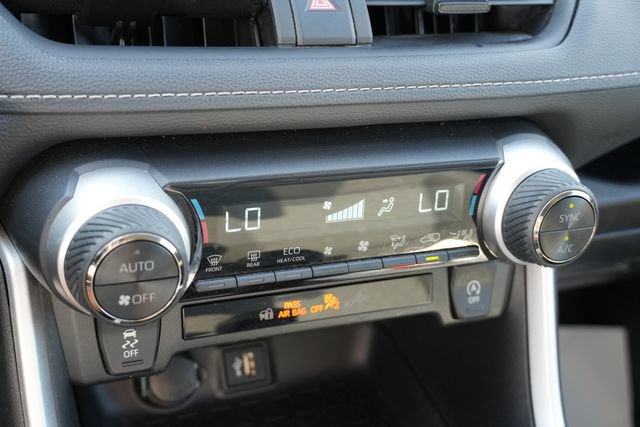 Used 2024 Toyota RAV4 XLE FWD image 34