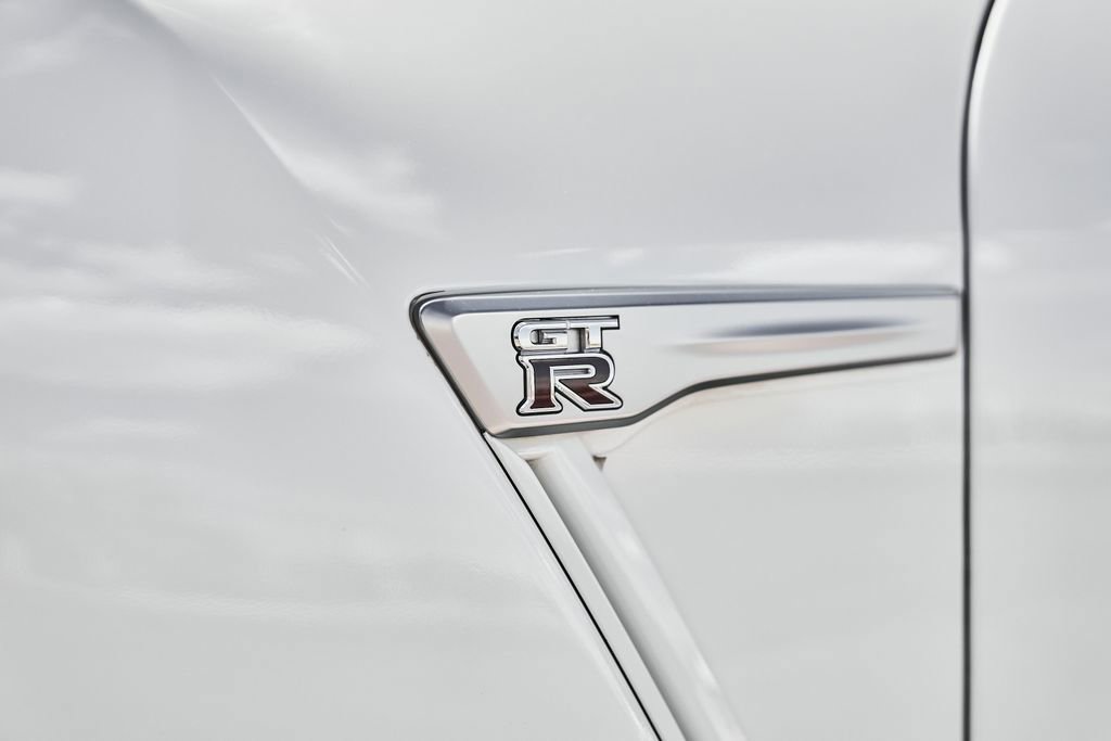 Used 2021 Nissan GT-R Premium image 9