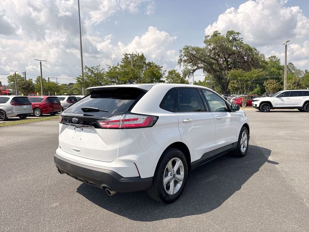 Used 2020 Ford Edge SE FWD image 3