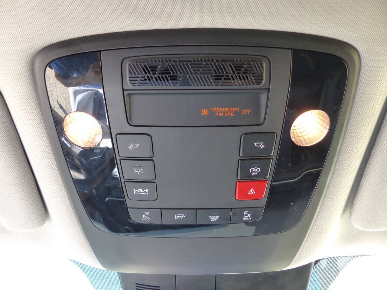 Used 2025 Kia Carnival EX FWD image 44