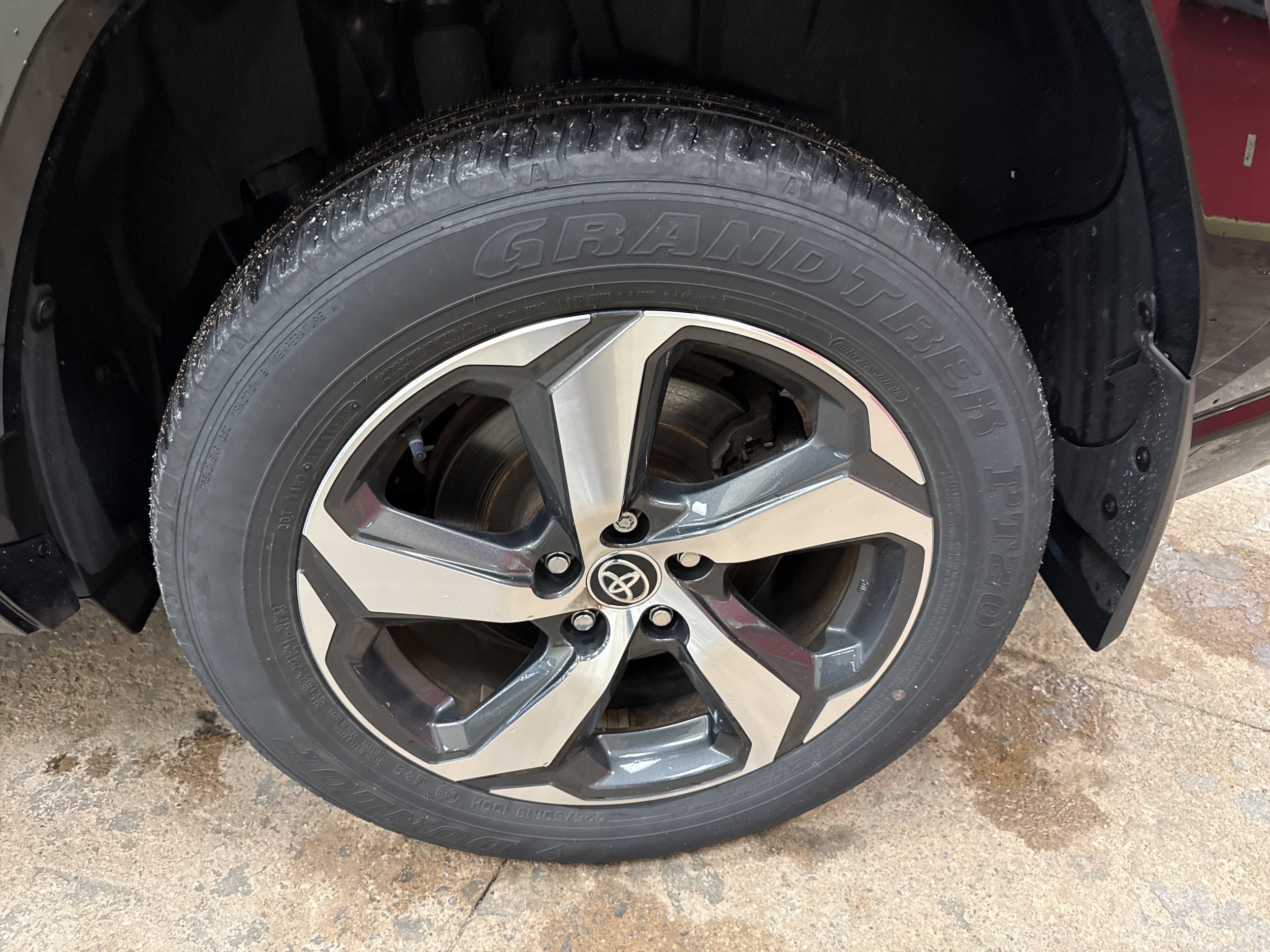 Used 2024 Toyota RAV4 SE w/ Weather & Moonroof Package AWD/4WD image 7