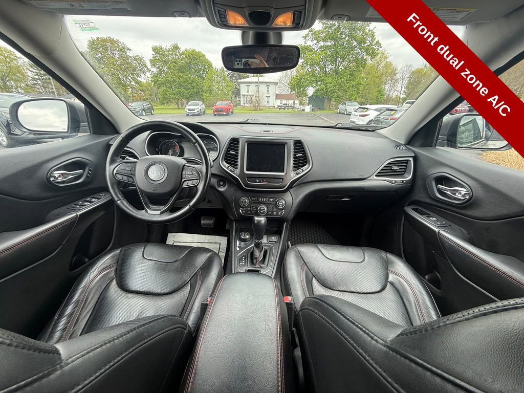 Used 2020 Jeep Cherokee Trailhawk AWD/4WD image 41
