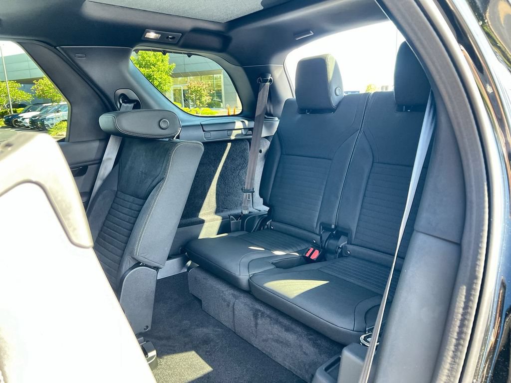 New 2026 Land Rover Discovery S AWD/4WD image 19