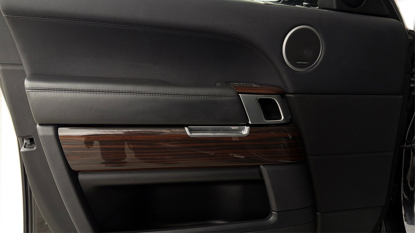 Used 2016 Land Rover Range Rover HSE image 42