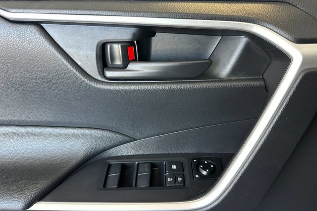 Certified 2025 Toyota RAV4 LE AWD/4WD image 14