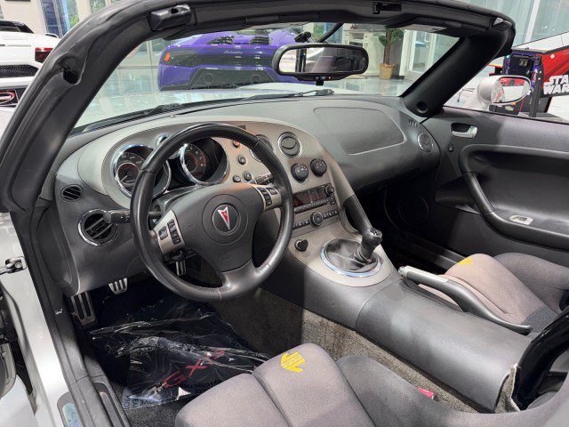 Used 2009 Pontiac Solstice GXP w/ Premium Package RWD image 60