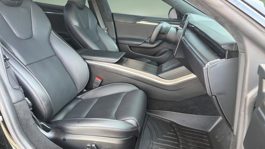 Used 2021 Tesla Model S Plaid image 11