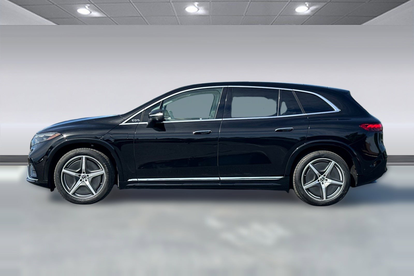 Certified 2023 Mercedes-Benz EQS 580 4MATIC SUV image 2