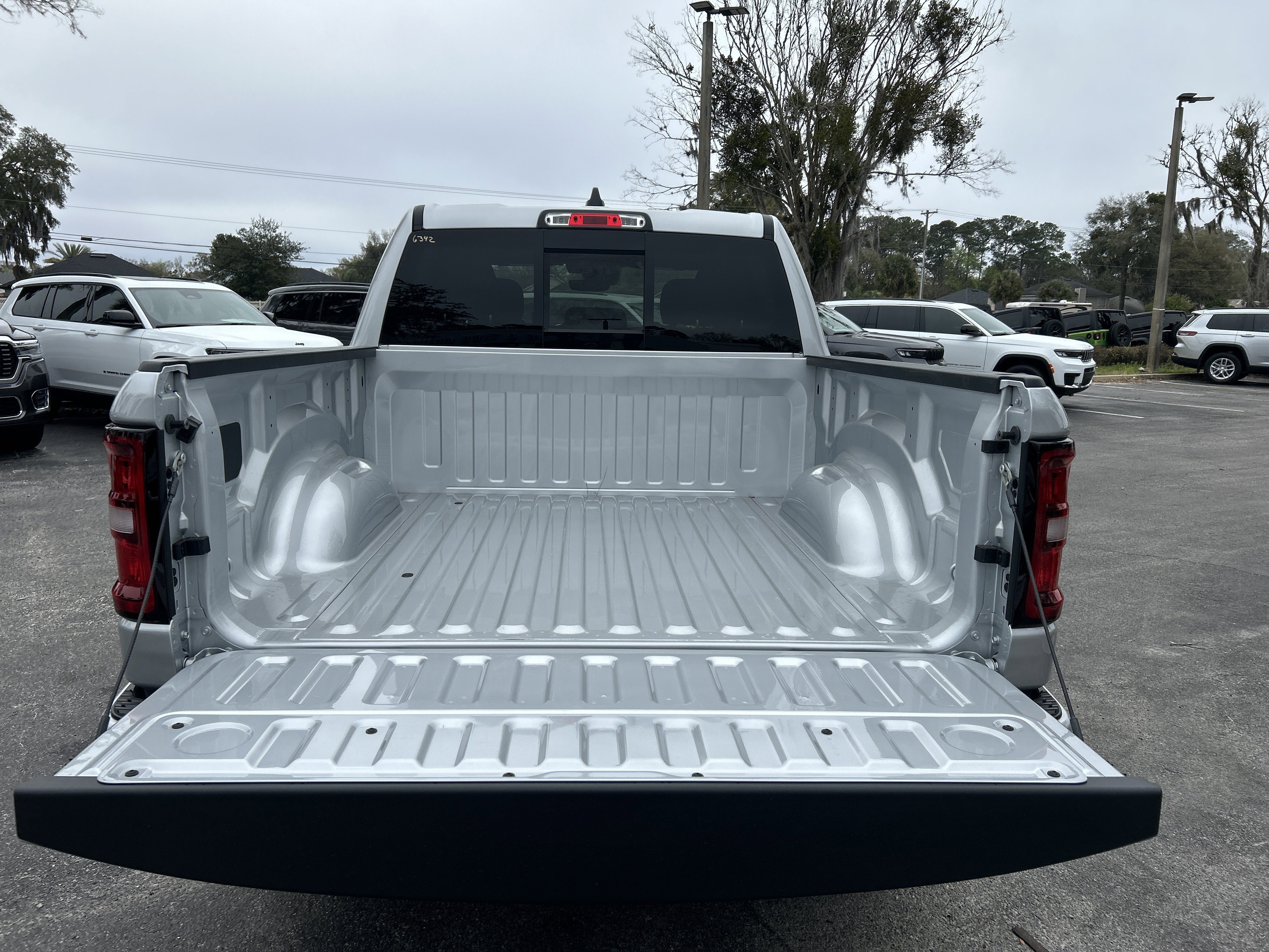 New 2026 RAM 1500 4x4 Crew Cab image 7