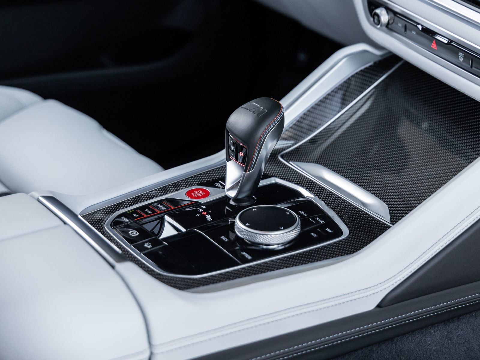 Used 2025 BMW X6 M Competition w/ Executive Package image 34