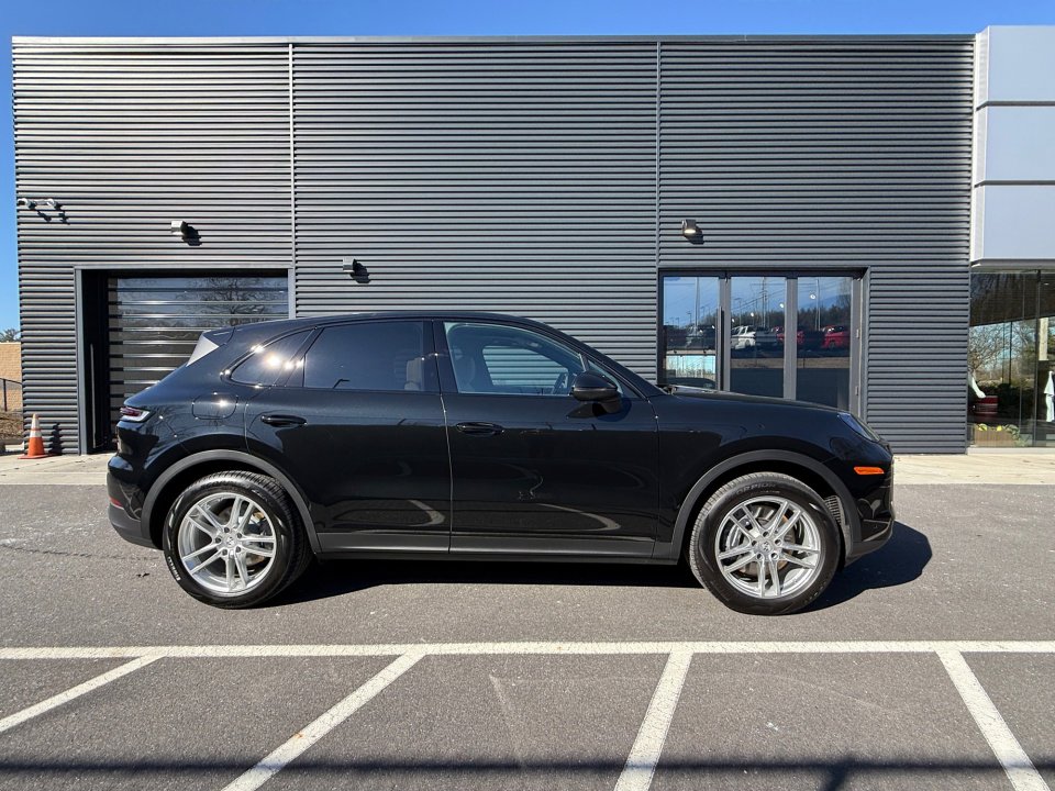 Certified 2025 Porsche Cayenne image 8