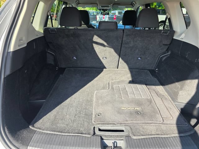 Used 2024 Nissan Rogue S AWD/4WD image 16