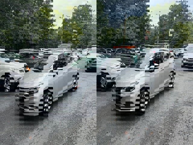 Used 2017 Chevrolet Cruze LT w/ Convenience Package image 2