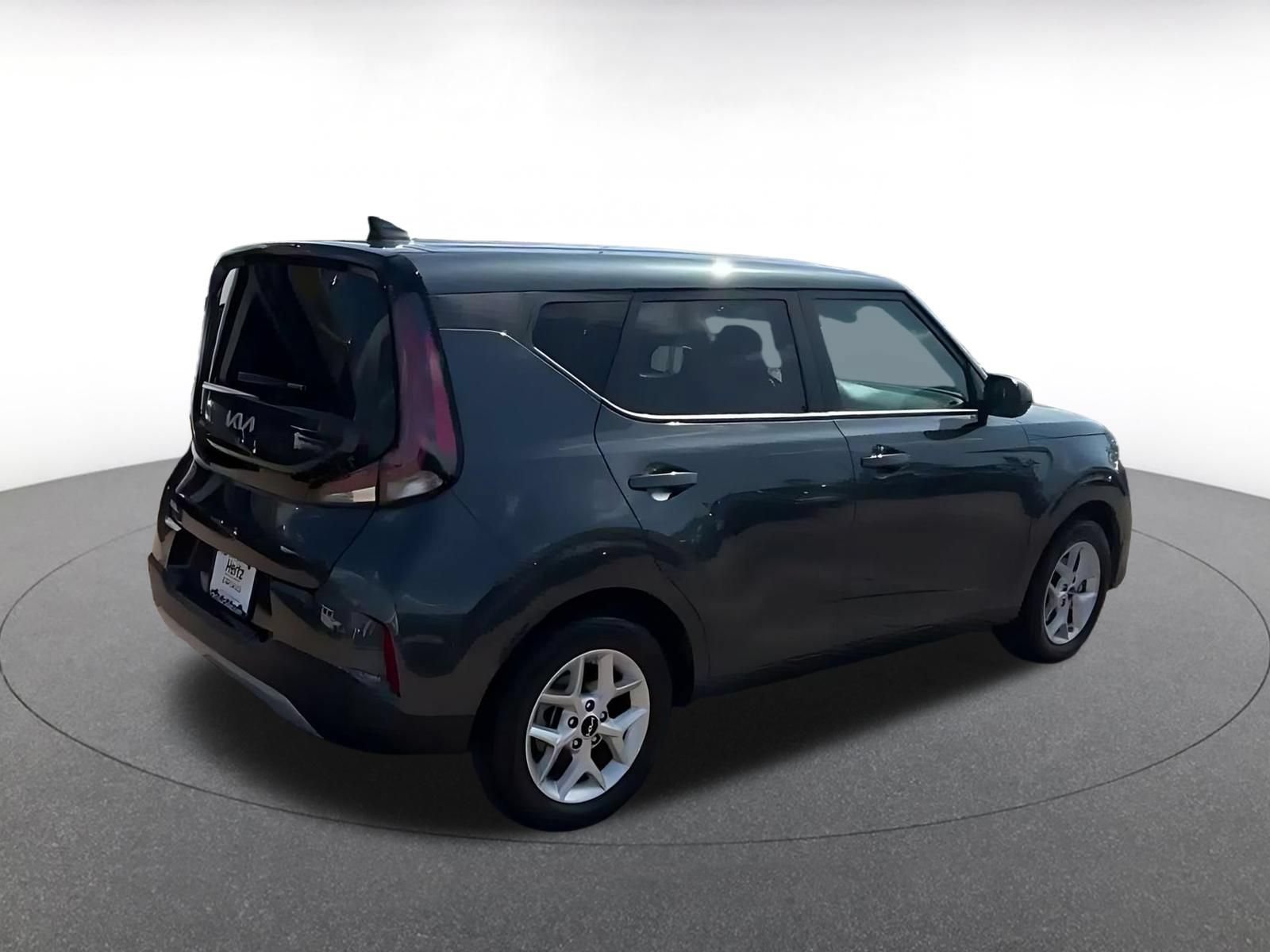Used 2025 Kia Soul LX w/ LX Technology Package FWD image 12