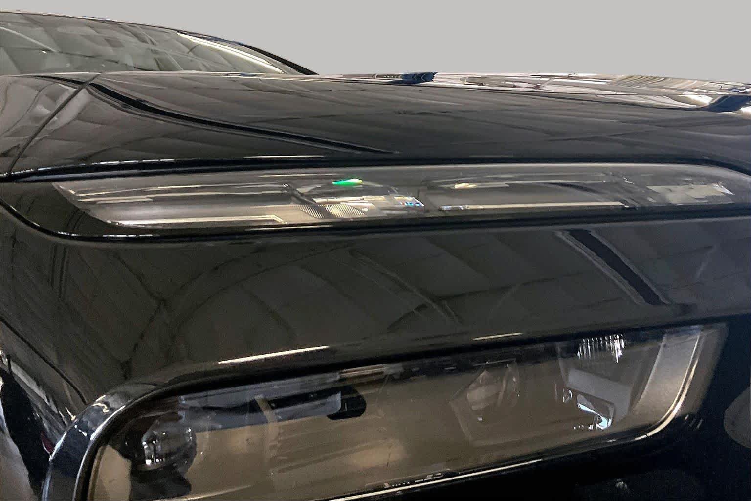 Used 2024 BMW i7 xDrive60 w/ Executive Package AWD/4WD image 24