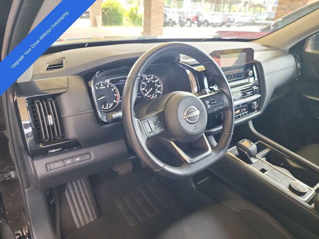 Used 2025 Nissan Pathfinder SV AWD/4WD image 10