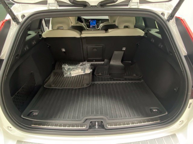 Certified 2025 Volvo V60 B5 Cross Country Ultra AWD/4WD image 10