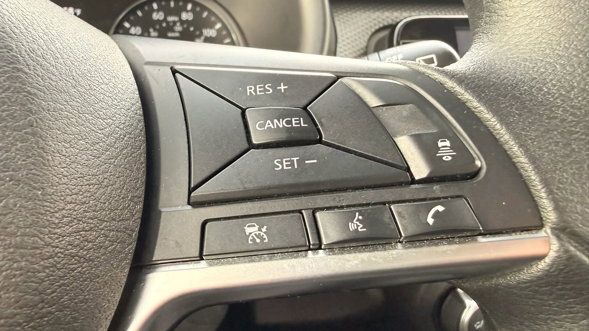 Used 2024 Nissan Kicks SV FWD image 18