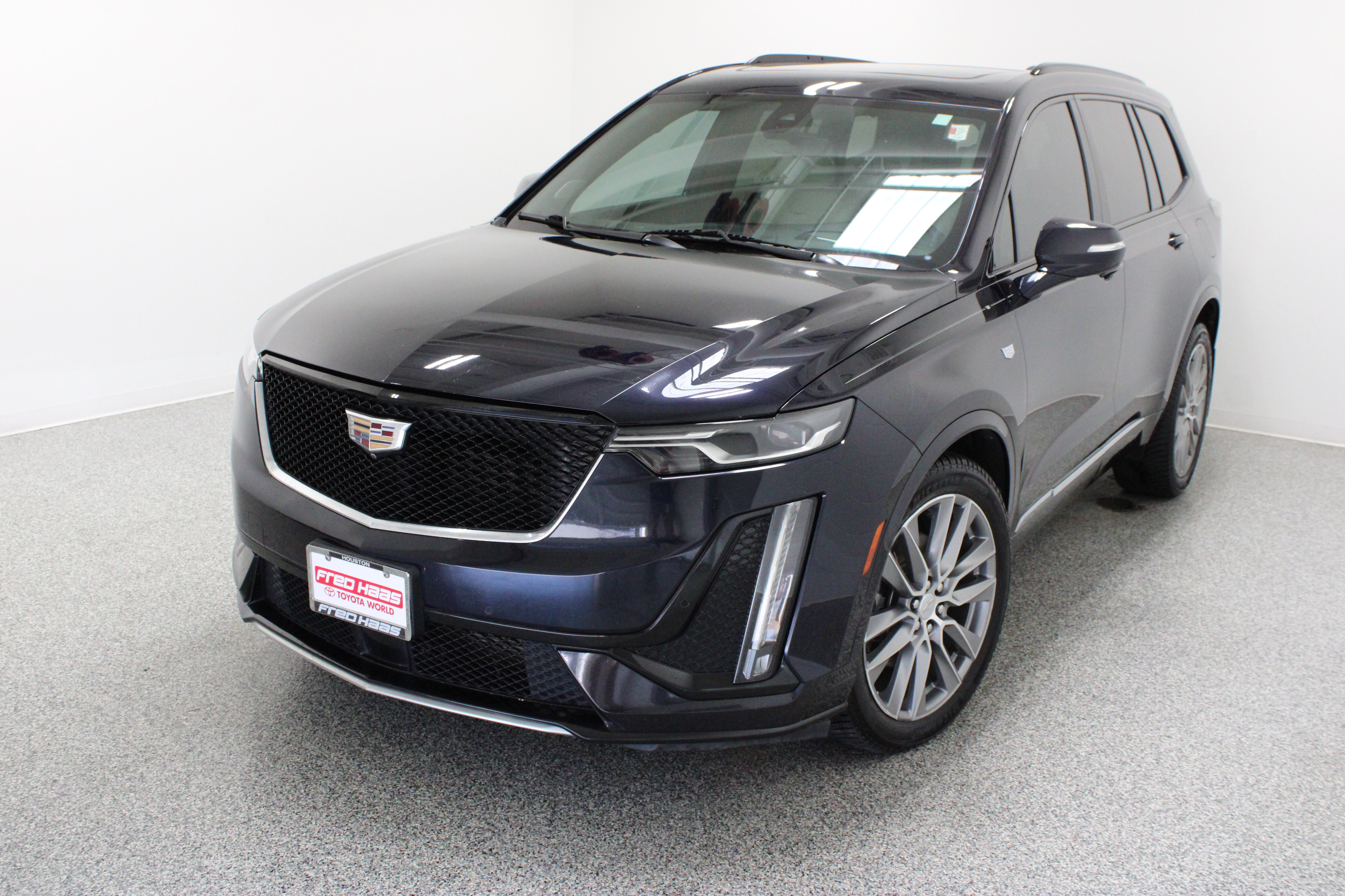 Used 2021 Cadillac XT6 Sport AWD/4WD image 2