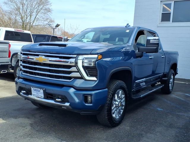 Used 2025 Chevrolet Silverado 2500 High Country w/ High Country Premium Package image 3