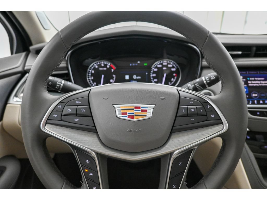 Certified 2025 Cadillac XT5 Premium Luxury AWD/4WD image 12