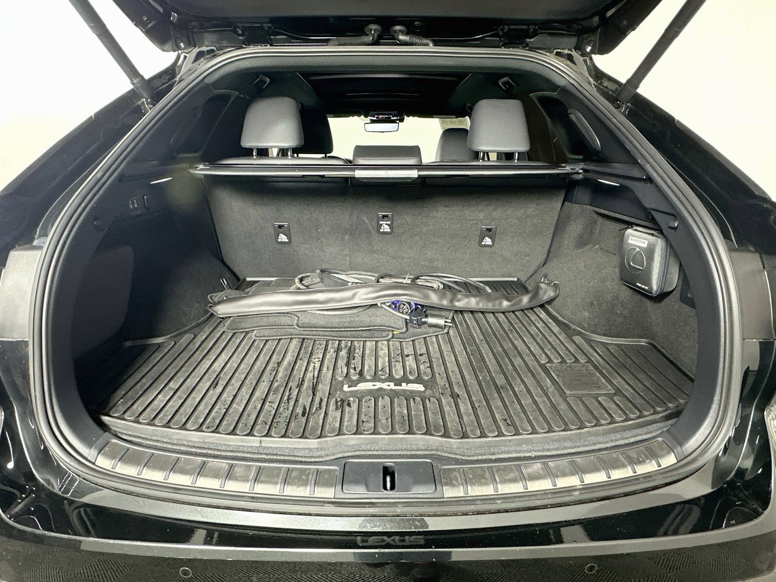 Used 2025 Lexus RX 450h AWD w/ Luxury Package image 28