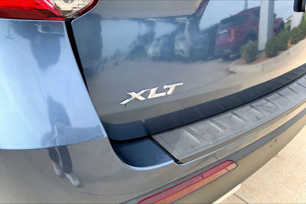 Used 2020 Ford Explorer XLT w/ Equipment Group 202A image 8